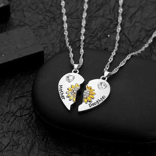 Trendy Mother Daughter Necklace for Women Girls Exquisite Sunflower Heart Shaped Pendant Clavicle Chain Mother's Day Gifts 2025